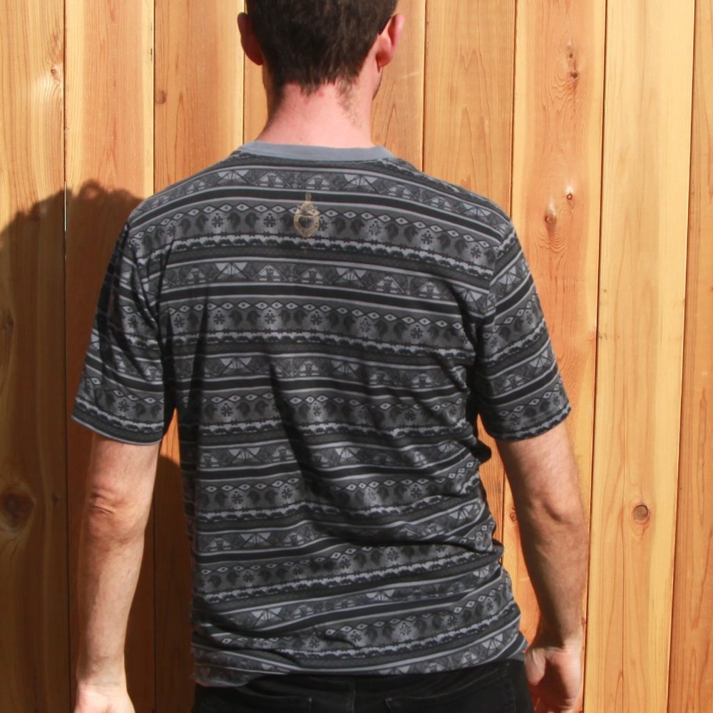 Black and Grey Patterned Nike Dri-Fit Shirt Size Medium With Pocket. - Picture 2 of 6